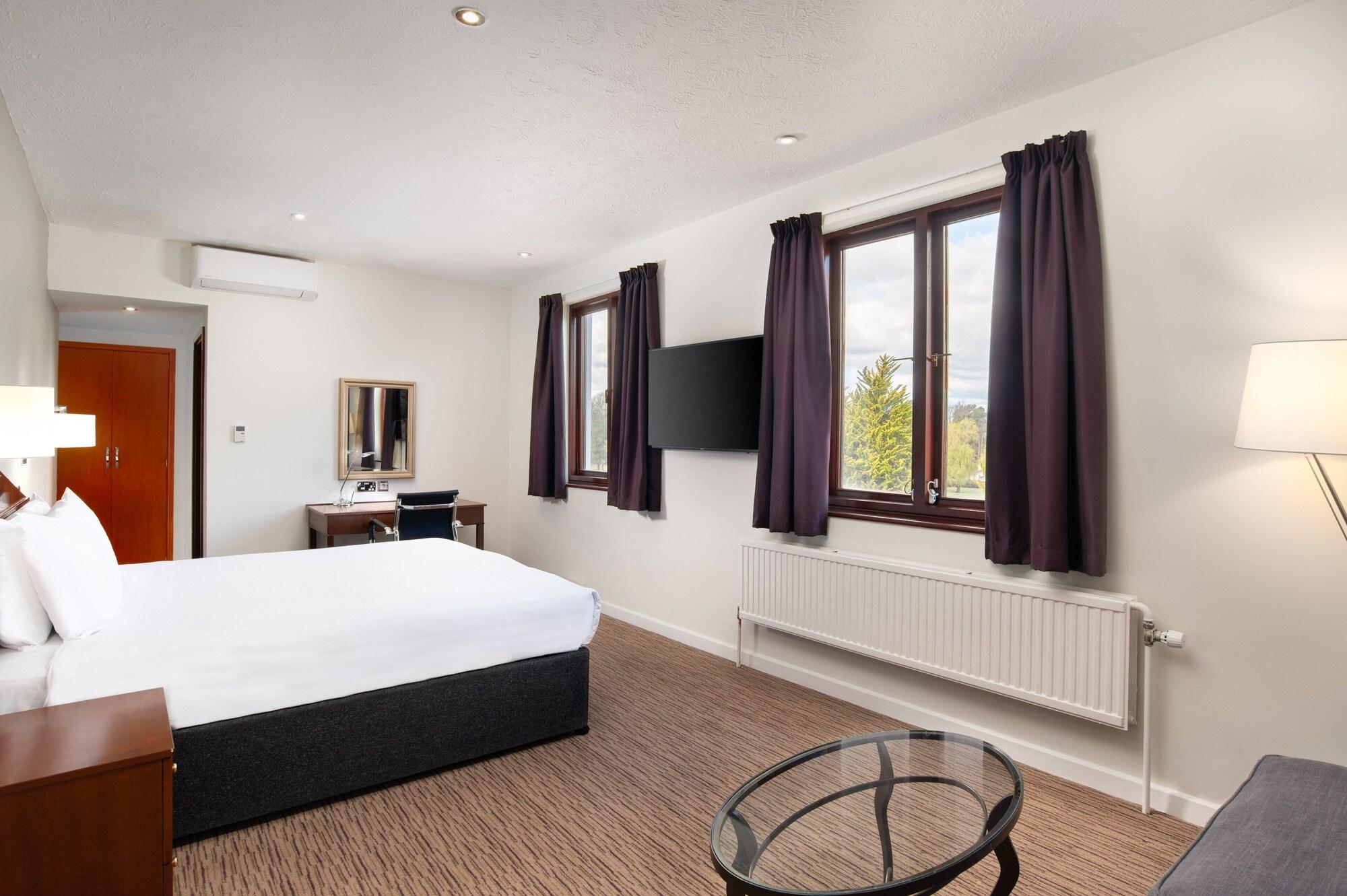 Copthorne Effingham Gatwick Hotel Exterior foto