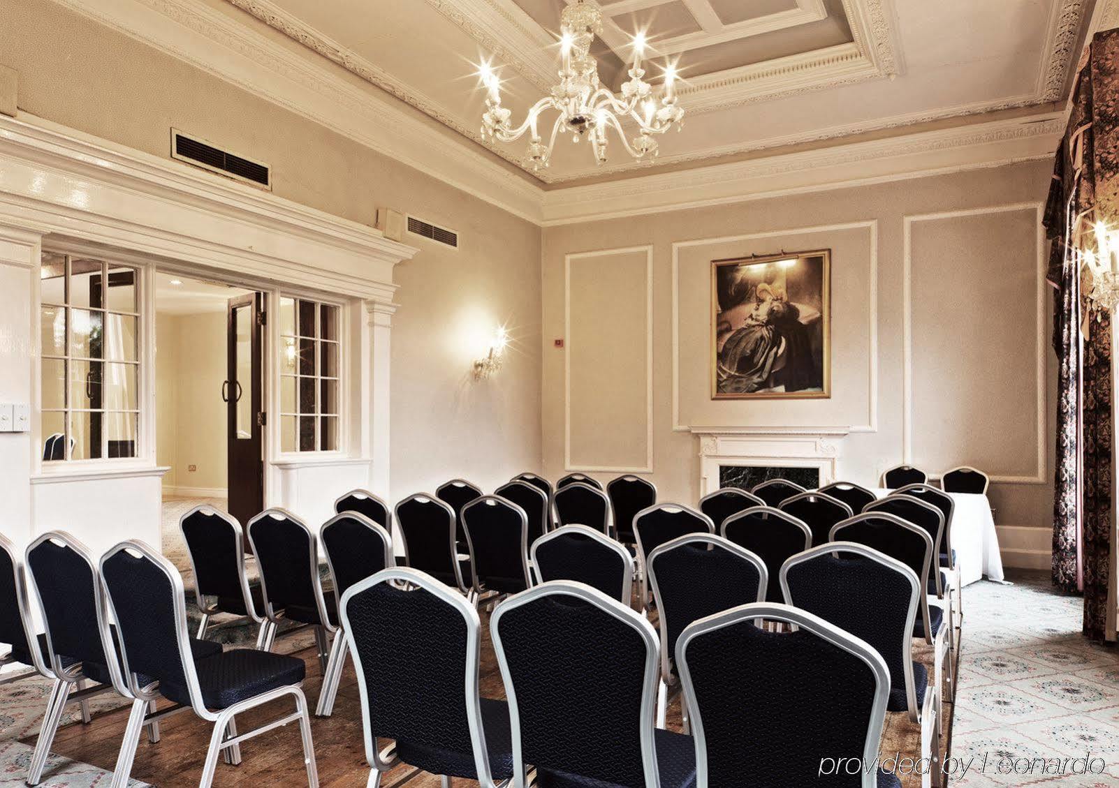 Copthorne Effingham Gatwick Hotel Afaceri foto